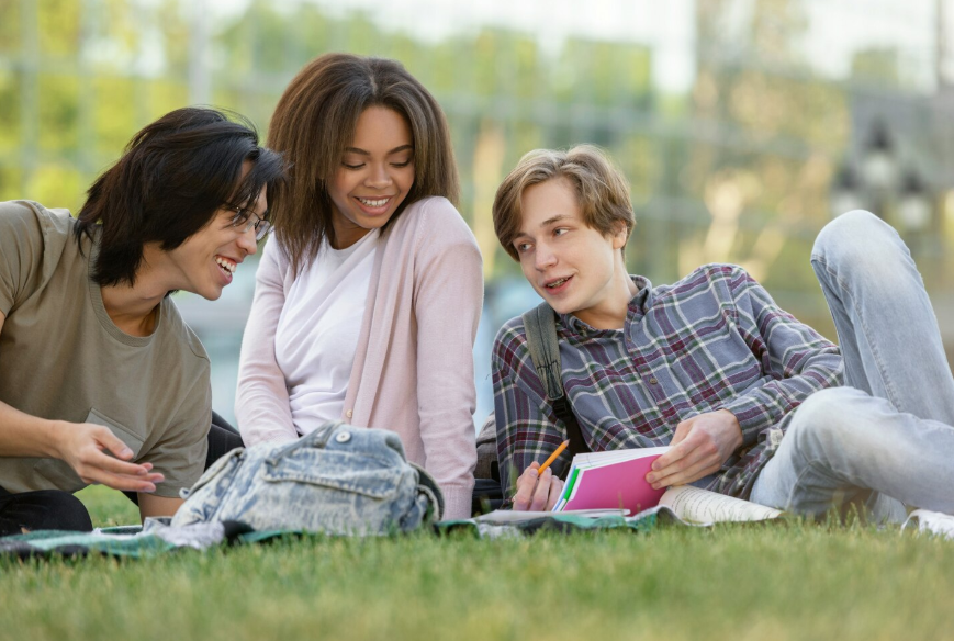 ESTUDANTES ESTRANGEIROS OBRIGADOS A APRESENTAR TERMO DE RESPONSBILIDADE COM GARANTIA DE 10 500 EUROS