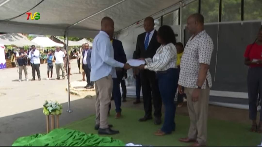 1 º MAIO SÃO TOMÉ E PRÍNCIPE HOMENAGEA TRABALHADORES MANTENDO COMPROMISSO COM A JUSTIÇA SOCIAL